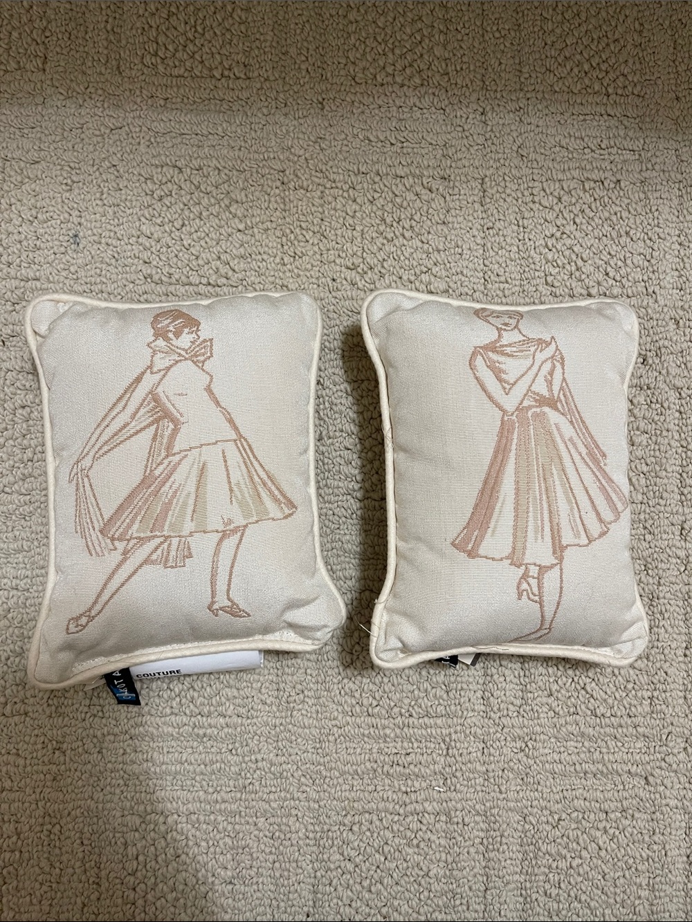 Dakotah Couture decorative pillow 8x6 in NWT